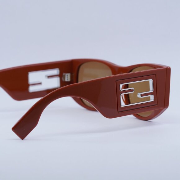 Fendi FE40109I 50E BAGUETTE Sunglasses Brown Oval Frame, Brown Lenses - Picture 8 of 12